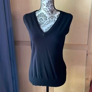 NWOT Cielo V-neck sweater vest L
